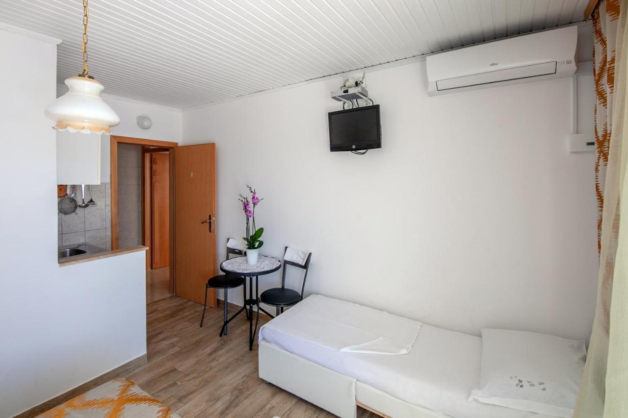Apartments By The Sea Duce, Omis - 2992 Dugi Rat Eksteriør bilde