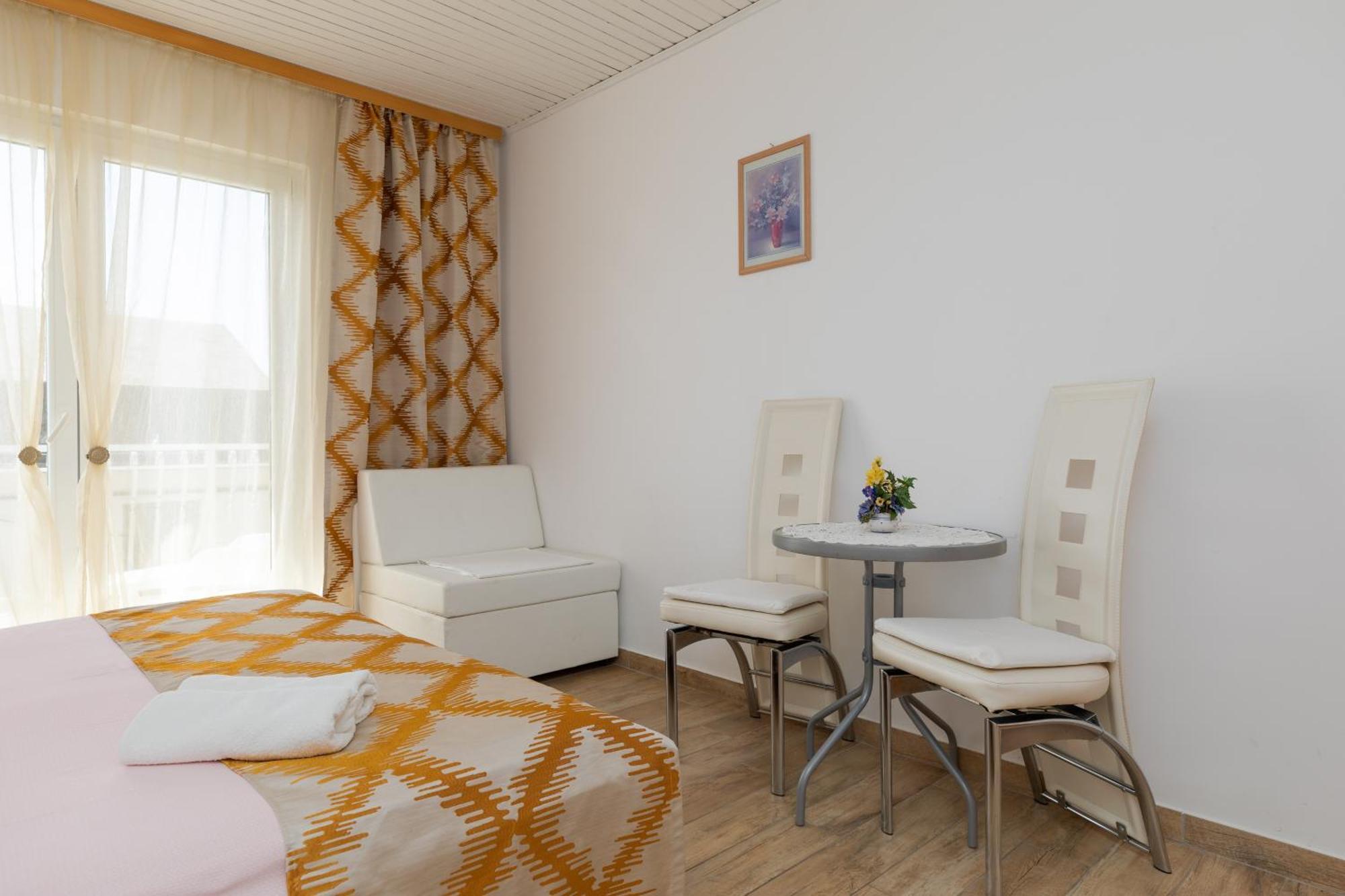 Apartments By The Sea Duce, Omis - 2992 Dugi Rat Rom bilde