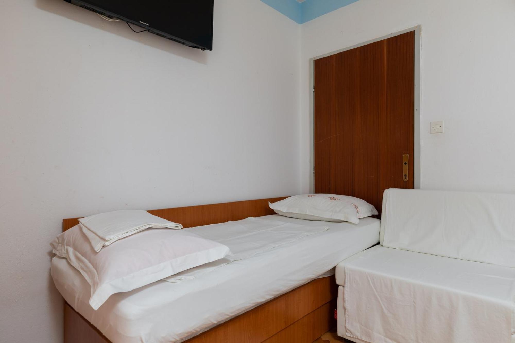 Apartments By The Sea Duce, Omis - 2992 Dugi Rat Rom bilde