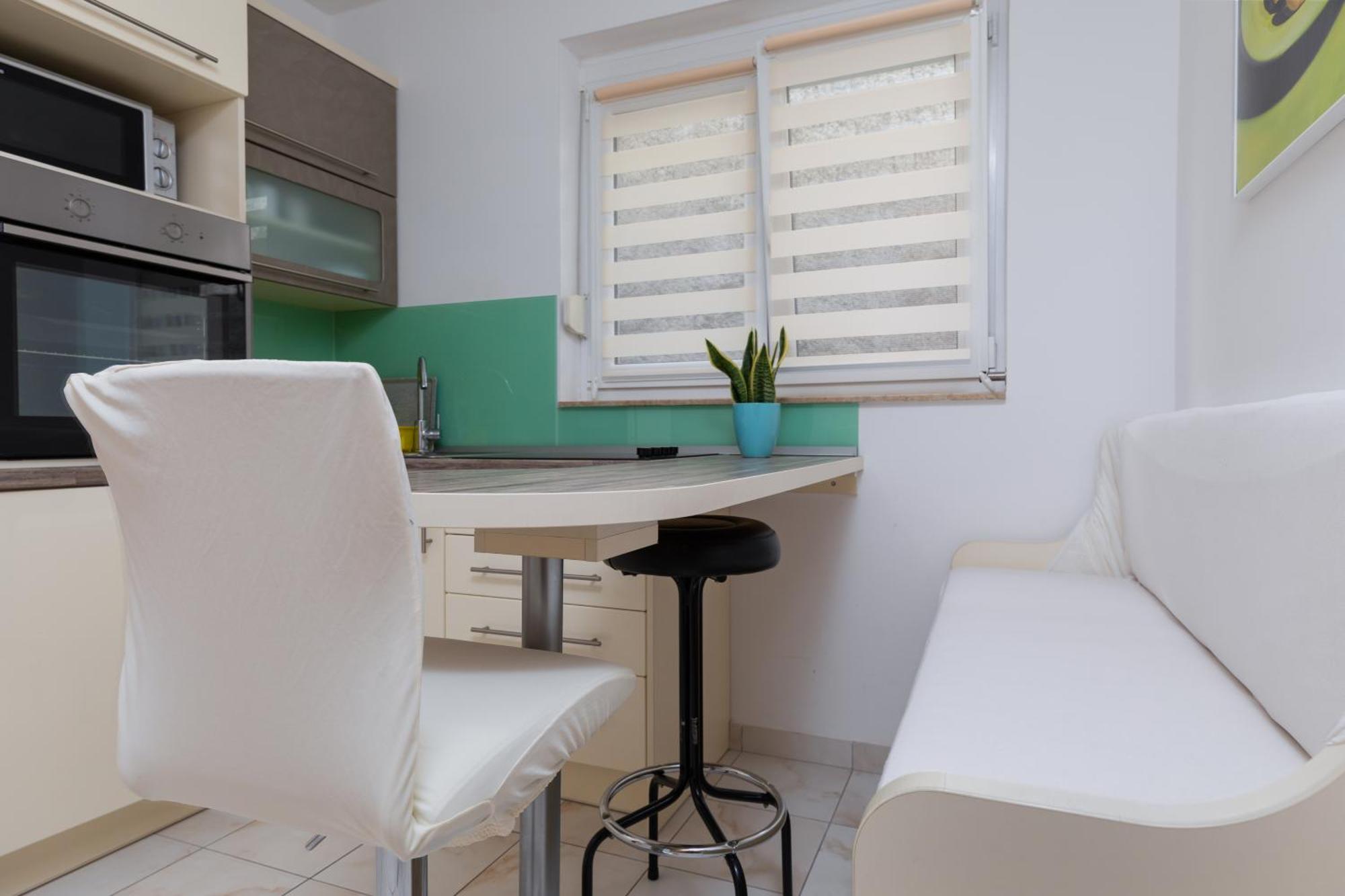 Apartments By The Sea Duce, Omis - 2992 Dugi Rat Rom bilde